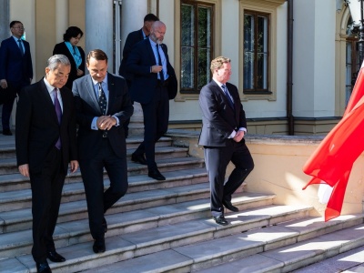 Spotkanie z szefem chińskiego MSZ w cieniu rosyjskich dronów. O czym rozmawiano?