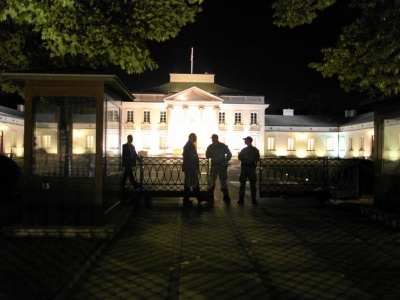 Dron nad Belwederem i budynkami rządu. Jest reakcja MSWiA