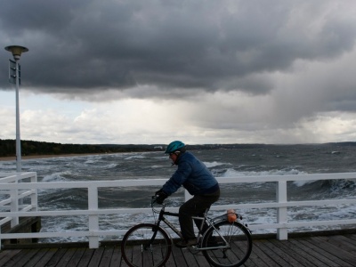 Rozległy niż nad Polską. Pogoda przyniesie zachmurzenie, opady deszczu i burze z gradem