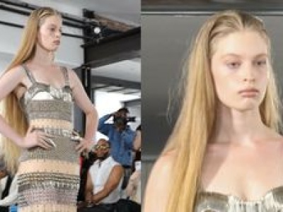 Transpłciowa córka Elona Muska kroczy po wybiegu na New York Fashion Week