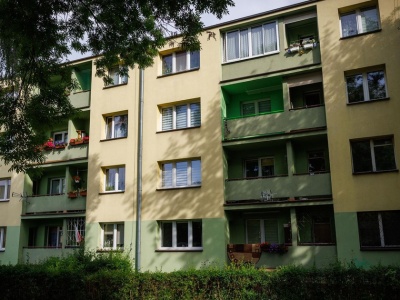 Zrobiła linę z prześcieradeł, by uciec z mieszkania na 3. piętrze. Skończyło się fatalnie