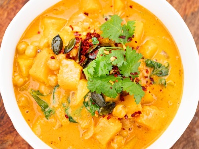 Curry z dynią i ciecierzycą