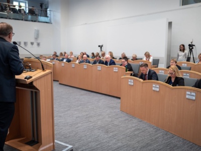 Radni chcą zwrotu kosztów dojazdu na sesję. Teraz płacą z własnej kieszeni