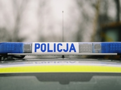 Wieruszów: pijany mężczyzna próbował przekupić policjantów na stacji benzynowej