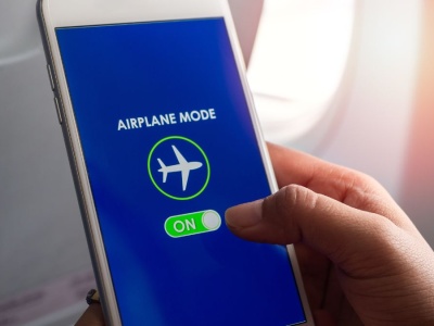 Tryb samolotowy w telefonie: Odkryj 3 powody, dla których powinieneś włączać go częściej