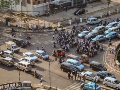 Nie żyje 17 osób. Najludniejszy muzułmański kraj świata reaguje na epidemię