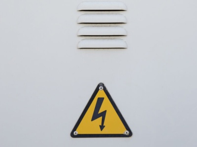 Dwie awarie energetyczne w Łódzkiem. Nie wszędzie jeszcze wrócił prąd