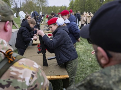 Dzieci z Ukrainy montują drony w rosyjskich obozach. Nowe fakty szokują