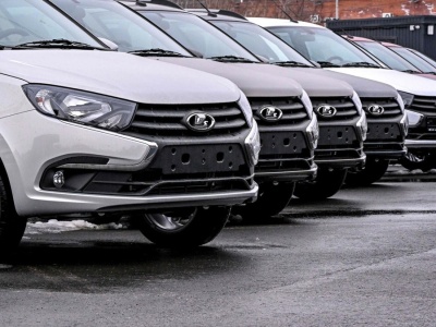 Krach na rosyjskim rynku motoryzacyjnym. Salony znikają jeden po drugim