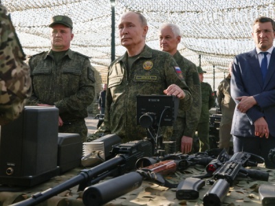 Białoruś/ Putin obserwował osobiście manewry Zapad-25, na których testowano taktyczną broń jądrową