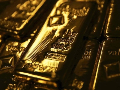 Policyjny rajd na firmę handlującą kruszcami. W tle „śliskie” złoto objęte sankcjami