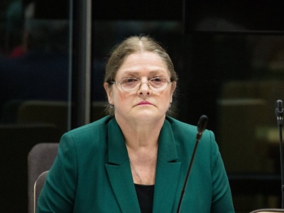 Znów zamieszanie wokół Krystyny Pawłowicz. Niezdolna do pracy, ale pracuje