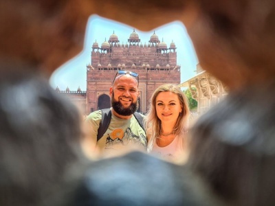 Od etatu do zawodowych podróżników. 