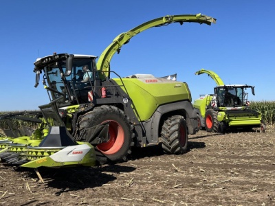 Najszerszy przepływ masy w branży – zaglądamy do środka sieczkarni Claas Jaguar 1200