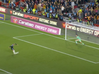 Jest 1:1, Cash podchodzi do decydującego rzutu karnego. Oto co zrobił