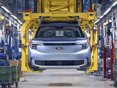 Co zrobić, gdy nie sprzedają się auta elektryczne? Zwolnić 1000 osób