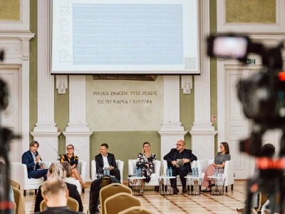 Jogurt zamiast batona? Eksperci: produkty mleczne powinny być w diecie każdego dziecka