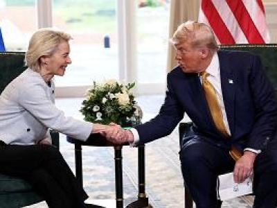 Transatlantyckie sankcje na Rosję? Szefowa KE zachęca prezydenta USA