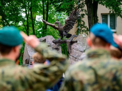 86. rocznica napaści Związku Radzieckiego na Polskę. Uroczystości pod pomnikiem Ofiar Komunizmu [ZDJĘCIA]