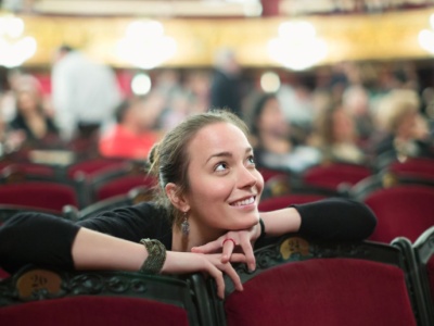 Nowy amfiteatr w Radomiu. Wielofunkcyjna przestrzeń kultury z architekturą wpisaną w park