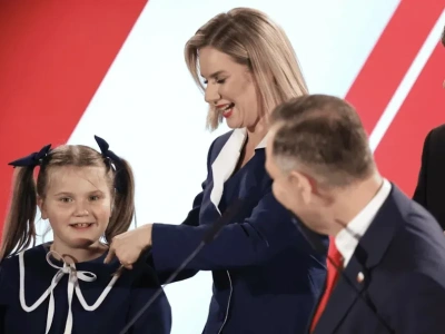 Rozczulający gest ze strony Niemiec! Uroczy prezent dla córki Nawrockiego