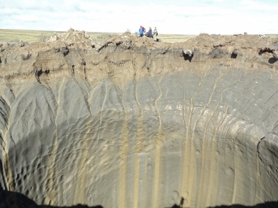 Wielkie dziury w ziemi powstają na Syberii. Jest nowa teoria