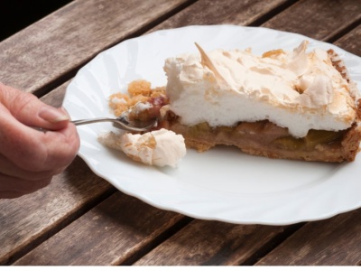 Taką szarlotkę musisz zrobić przynajmniej raz tej jesieni. Deklasuje tradycyjną