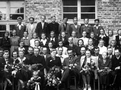 Tu był podczas wojny pierwszy biurowiec kopalni, potem wróciła szkoła