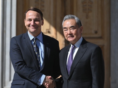 Wiemy, co szef MSZ Chin obiecał Radosławowi Sikorskiemu. Chodzi o Białoruś, ale nie tylko