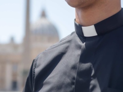 Totalny odlot. Włoski ksiądz pobłogosławił parę homoseksualną. Użył rytuału Waldensów. Mówi, że trzeba iść naprzód