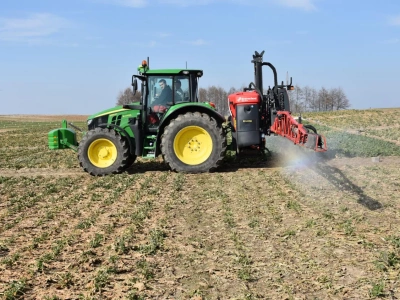 Zużycie i import środków ochrony roślin. Skąd Polska importuje środki?