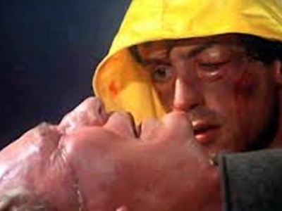 Budził kontrowersje wśród krytyków. Widzowie uwielbiają całą serię. Późnym wieczorem na TVP1