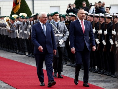 Walka ministra Sikorskiego z prezydentem Nawrockim. Skrytykował podniesienie kwestii reparacji podczas wizyty prezydenta w Niemczech