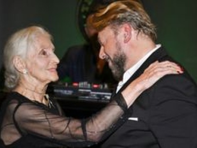 Urodziny Michała Milowicza. Nagle 90-latka zrobiła szpagat