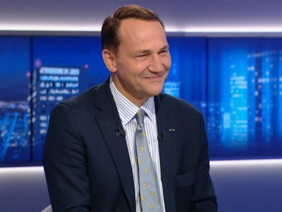 Radosław Sikorski zaskoczył krawatem. Wyjaśnił, skąd taki pomysł