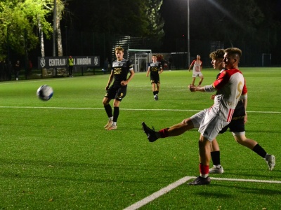 W dzień czy wieczorem Beskid wygrywa na Hutniku