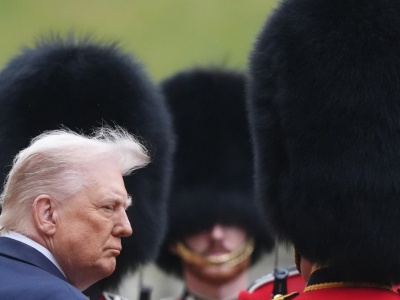 ​Stół długi na 47 metrów i królewski toast za Trumpów. Bankiet na zamku Windsor