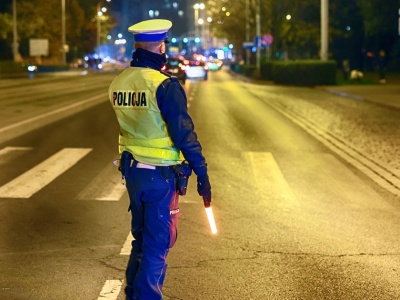 Zaufanie Polaków do policji i straży miejskiej spada [SONDAŻ]