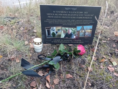 Nie ma ani Waldemara Dąbrowskiego, ani jego ośrodka. Przyjaciele nie zapomnieli [zdjęcia]