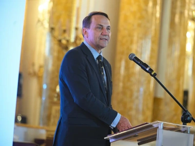 Sikorski tworzy nowe środowisko. Ekspert nie ma wątpliwości