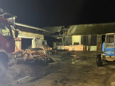 Dziesięć zastępów straży walczyło z pożarem budynków gospodarczych w gminie Nowe Piekuty [foto]