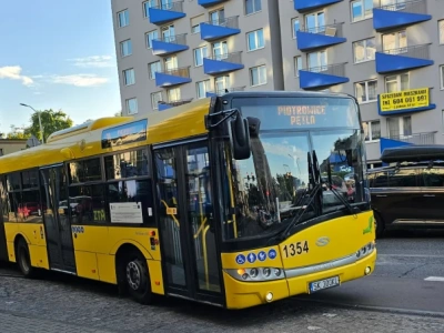 Z autobusu komunikacji miejskiej odpadło koło. Mogło dojść do tragedii