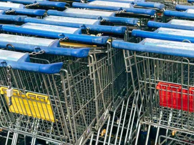 Odblokuj wózek zakupowy bez monety. Użyj gadżetu, który masz w kosmetyczce