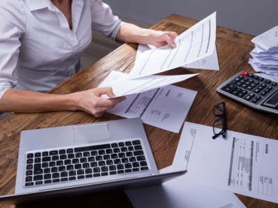 Księgowość dla małych firm i freelancerów – jakie korzyści daje współpraca z biurem rachunkowym?