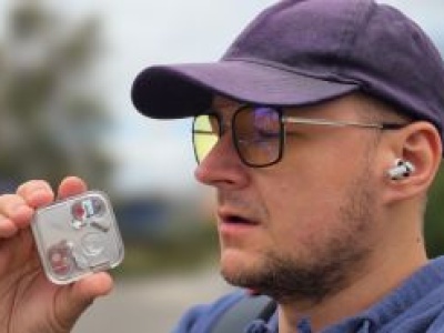 Załóż słuchawki i mów do etui. Takie są Nothing Ear (3)