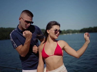 Zakończenie lata 2025 z hitem od Oskaro pt. „Seniorita”