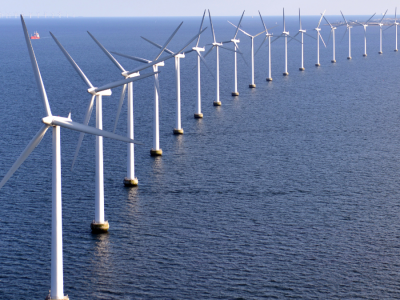 Gdańsk: pierwsze wieże do morskich turbin wiatrowych już gotowe