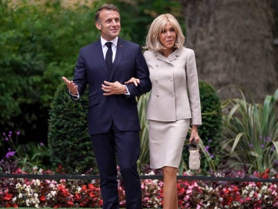 Macronowie pozwali internautkę. Brigitte musi pokazać dowód, że jest kobietą