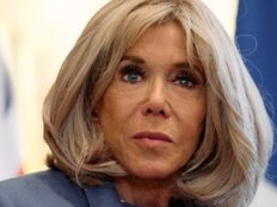 Brigitte Macron zamierza UDOWODNIĆ, że jest kobietą. Chce pokazać w sądzie 