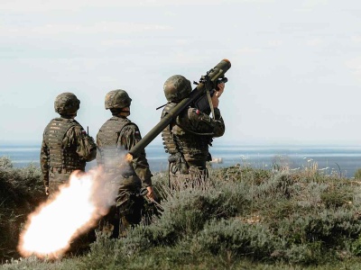 Co zrobiliby Polacy, gdyby Rosja zaatakowała? Badanie zaskakuje